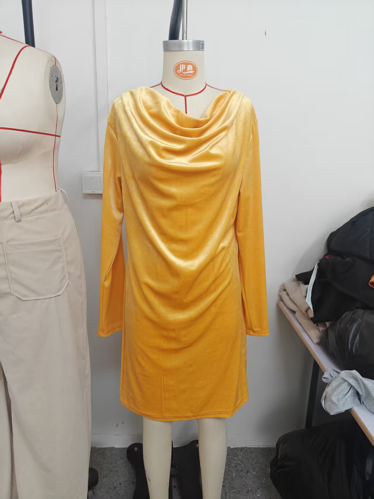 Mode automne-hiver 2026 pour f - Winter Clothing Colors 2026 avis et prix